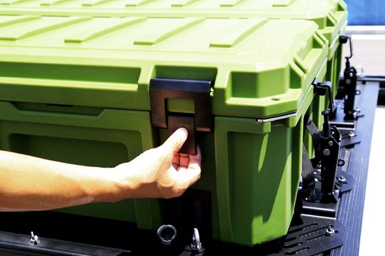 صندوق أدوات بلاستيكي للشاحنة العالمي 100٪ مقاوم للماء 50L-110L حجم العمل الثقيل