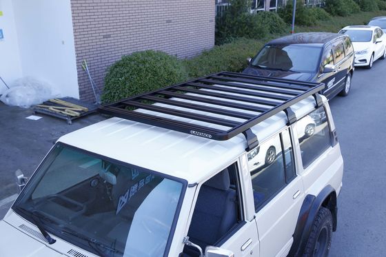 تثبيت نيسان باترول Y60 4X4 سقف عابرة قضبان مع المطر المياه العصابة على تركيب