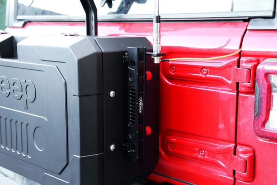 JEEP التخييم خارج الطريق بوابة الخلفية أدوات التخزين مربع سبائك الألومنيوم العصا الخلفية مربع تركيب