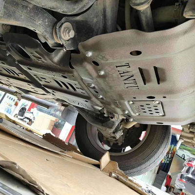 4x4 تويوتا توندرا صفيحة التزحلق الحماية المحرك مشبوهه باللون الأسود