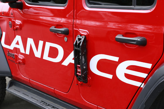 2021- عام تركيب لاند روڤر ديسكوفري 4 أوتو جانب خطوة لفورد إكسبيديشن 2022