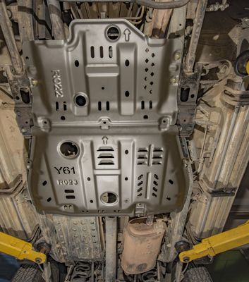 صفيحة التزلج جاهزة للطريق خارج الطريق من سبائك المغنيسيوم والألومنيوم لنيسان باترول GR V بيكاب Y61