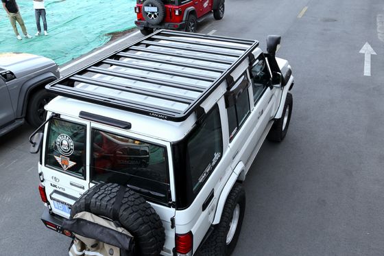 تويوتا Lc 76 4x4 ملحقات المركبات رفوف السقف المسطحة مع غطاء الطاقة والألومنيوم