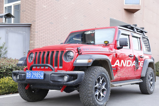 تحسين جيب Wrangler JK 07 أداء الطرق الوعرة مع كيت القفص الأسود الأحمر