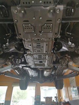 4mm Magnalium Skid Plate لسيارة تويوتا لاند كروزر LC 200