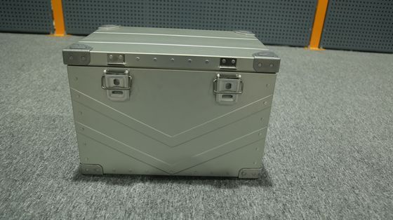 G.W 8.5kg نمط هندسي سبائك الألومنيوم سيارة التخييم المطبخ صندوق التخزين العزل