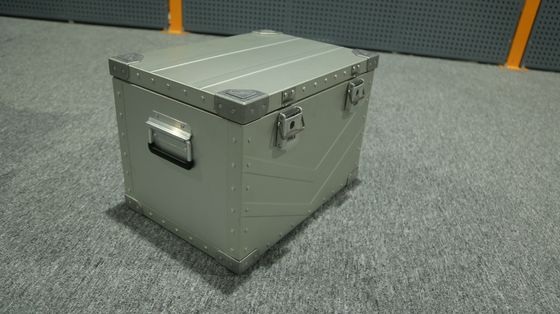 G.W 8.5kg نمط هندسي سبائك الألومنيوم سيارة التخييم المطبخ صندوق التخزين العزل